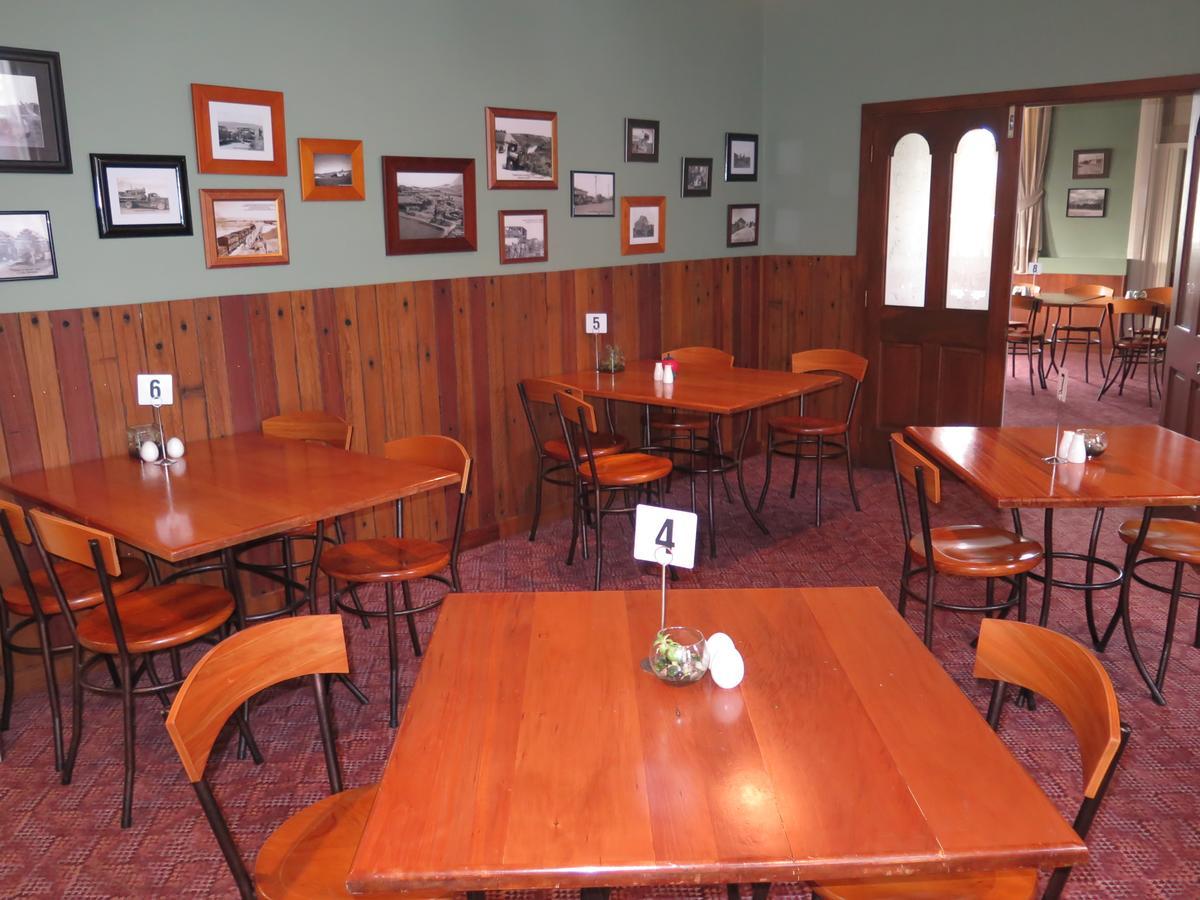 Mossburn Railway Hotel Экстерьер фото